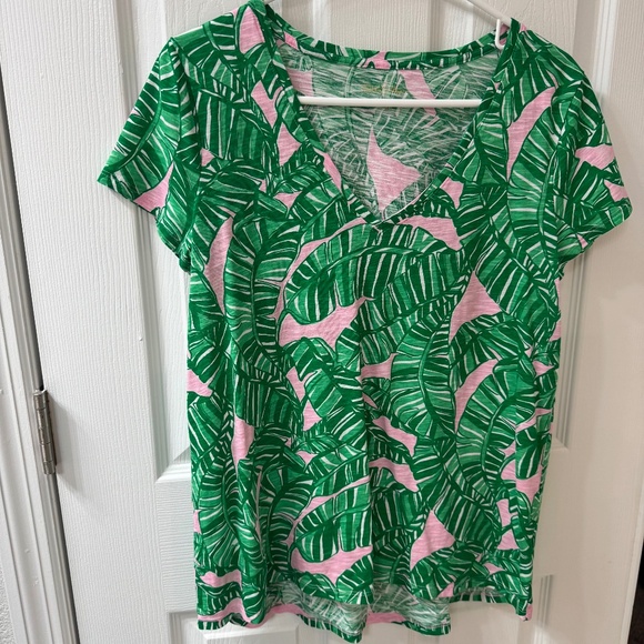 Lilly Pulitzer Palm Leaf Print V-Neck Tee - Picture 1 of 2